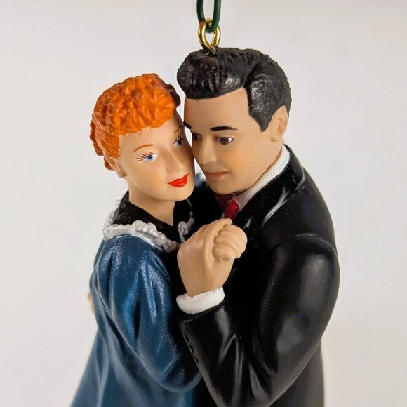 Vintage I Love Lucy Hallmark Ornament - Lucy is Enceinte 2000 - Picture 5 of 7